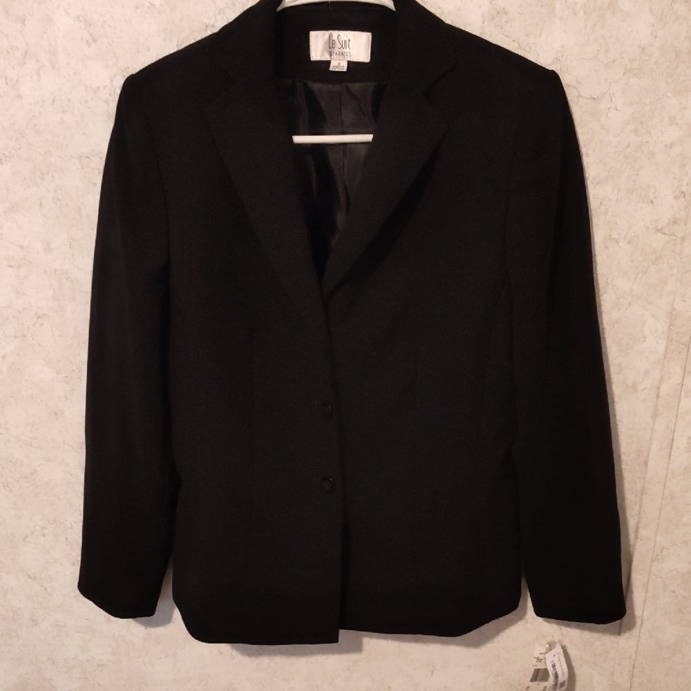 Le Suit Black Blazer with Notched Lapels and Tailored Fit